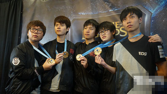 Weibo Gaming 和 Invictus Gaming 从 LPL Split 1 2025 中被淘汰