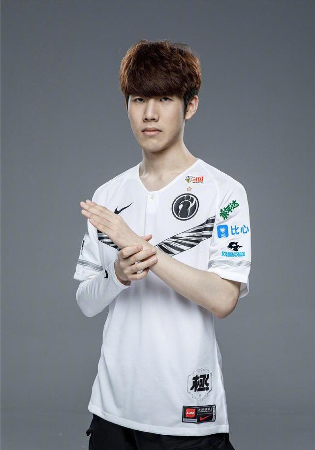 iG赛后群访 TheShy：第一局我后期犯了很大失误 输了比赛很抱歉