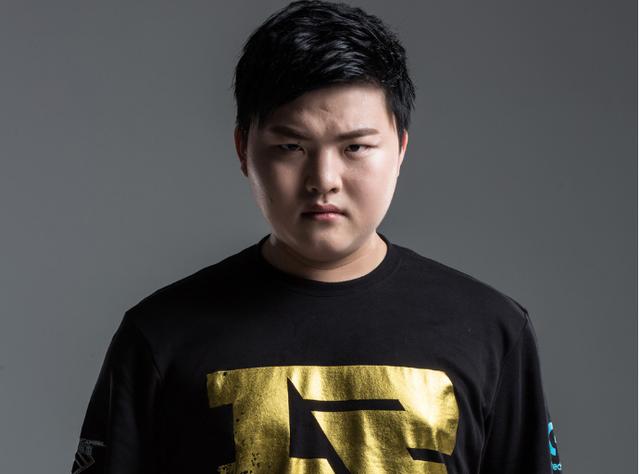 实力碾压！ENCE 2-0战胜C9