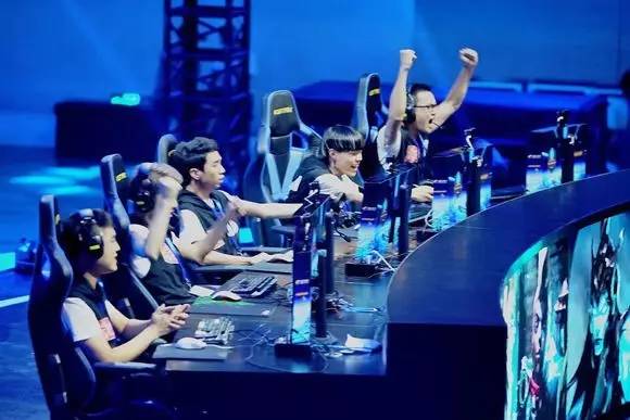 LGD官宣与AD选手Kramer合约到期，后者恢复自由人身份